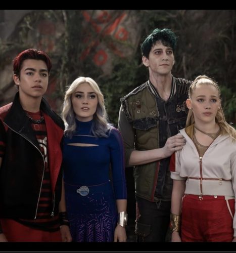 Zombies 4: Dawn of the Vampires - Milo Manheim, Meg Donnelly, Malachi Barton, Freya Skye